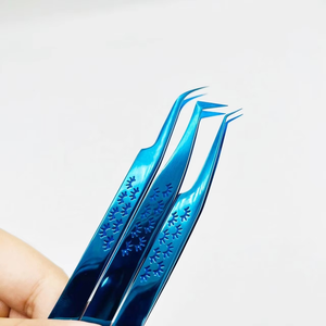 Pince à épiler professionnelle en acier inoxydable durable, anti-magnétique, courbée à 45 degrés, pour volume russe, couleur bleu plasma - Product Image 5