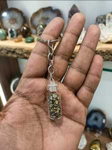 Llavero de pirita natural en trozos de 50 mm, amuleto decorativo de piedra, accesorio de cristal portátil para regalar y uso diario - Product Image 3