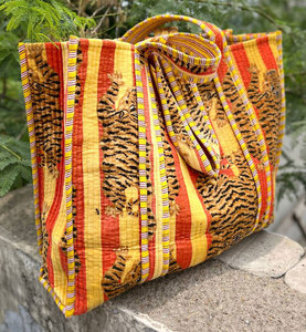 Bolso de Hombro Acolchado de Terciopelo Estampado a la Moda para Damas, Ligero y Cómodo de Llevar - Product Image 2
