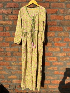 เดรสยาวผ้าฝ้ายพิมพ์ลายดอกไม้ปักมือสไตล์อินเดียสำหรับผู้หญิง ระบายอากาศได้ดี ราคาโรงงาน - Product Image 3