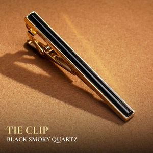 Pinza de Corbata para Hombre con Cuarzo Ahumado y Baño de Oro de 18K, Piedra de Feng Shui – KCVDADE002 |   Colección Tinh Vu |   Hecho en Vietnam - Product Image 4