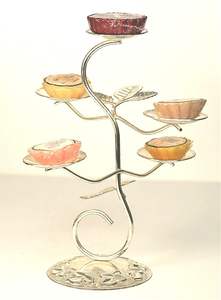 Portavelas metálico, una opción de regalo elegante y delicada que realza entornos románticos con su suave brillo parpadeante. - Product Image 5