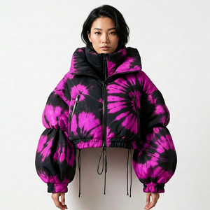 Chaqueta Acolchada Corta con Capucha, Ligera, Holográfica y con Estampado Tie-Dye, para Mujer, Manga Regular, Estilo Urbano, OEM/ODM - Product Image 2
