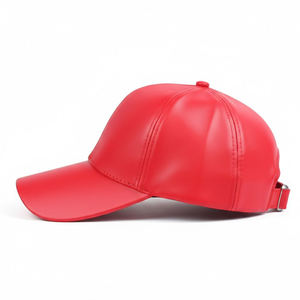Gorra Deportiva de Alta Calidad, 6 Paneles, Roja, de Cuero Sintético Ajustable, Estilo Urbano, con Logotipo Personalizado, Gorra Deportiva de Cuero PU - Product Image 3