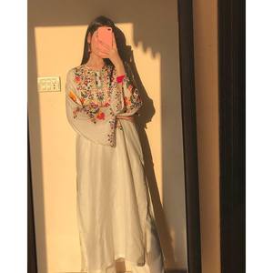 Magnifique ensemble haut et bas blanc taille XL avec broderie au fil 650g - Product Image 4