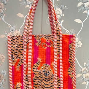 Sac fourre-tout en toile à imprimé tigre, sac de shopping tendance à ouverture supérieure, utilisation toutes saisons - Product Image 3