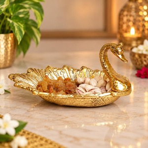 Plateau à dessert en aluminium poli de forme irrégulière Kraft World, finition dorée, pour fruits secs, décoration de table, utilisation en fête - Product Image 2