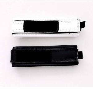 Système de fixation rapide pour gants de boxe : convertisseur de lacets en boucles auto-agrippantes pour un ajustement facile et un enfilage/défillement rapide pour l'entraînement en salle de sport et la remise en forme. - Product Image 6