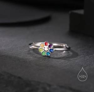 Bague en argent sterling avec petite fleur souriante, taille ajustable, bijou fleur arc-en-ciel mignon, bague fleur délicate et raffinée - Product Image 1