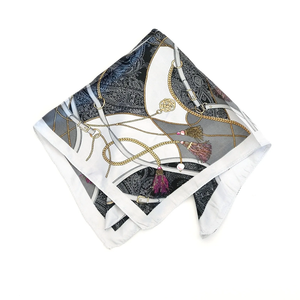 Écharpes carrées personnalisées légères, tissu de qualité supérieure, accessoires élégants, idéal pour les commandes en gros - Product Image 2