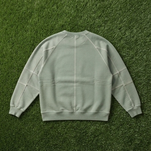 เสื้อสเวตเชิ้ตคอกลมสีเขียวเซจสำหรับผู้ชาย แขนเสื้อแบบแร็กแลน สไตล์ลำลอง สตรีทแวร์ เสื้อแขนยาว - Product Image 6