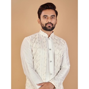 À LA MODE BANGLORI SOIE JACQUARD TRAVAIL KURTA AVEC PAYJAMA BLANC Sharara - Product Image 3