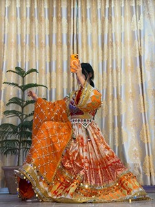 Vestido corto afgano Kuchi colorido con bordados tribales geométricos, detalles de espejo y arte textil vintage para uso tradicional. - Product Image 2