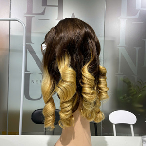 Perruque Ombre Blonde Bouclée et Volumineuse en Cheveux Humains Vietnamiens de Haute Qualité avec Dentelle Suisse 5x5 - Product Image 5