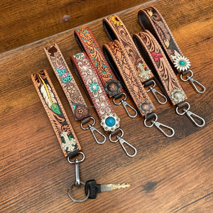 Luxe Nouvelle Arrivée Exclusif Rose Floral Design Métal Concho Main Usiné Cuir Poignet Porte-clés Cadeau Promotionnel pour Hommes et Femmes - Product Image 4