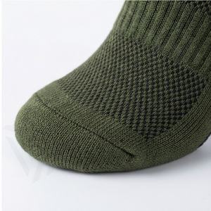 ถุงเท้ากีฬาโลโก้แบบกำหนดเอง กันลื่น สำหรับฟุตบอล  ระบายอากาศได้ดี  สำหรับทีมฝึกซ้อมฟุตบอล  สีตามสั่ง - Product Image 6