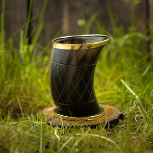 Vaso de chupito de cuerno de búfalo natural pulido con borde dorado, taza rústica curvada para decoración del hogar - Product Image 6