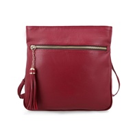 Sac bandoulière de haute qualité en cuir véritable imperméable pour femme avec bouton et pompon, sac à main personnalisé avec logo de marque, vente en gros