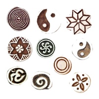Timbre en bois motif cœur et cachemire fait à la main