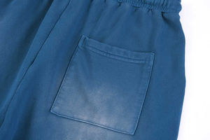Pantalones cortos tipo bermuda de algodón azul liso para hombre con cintura con cordón y bolsillos estilo casual - Product Image 4