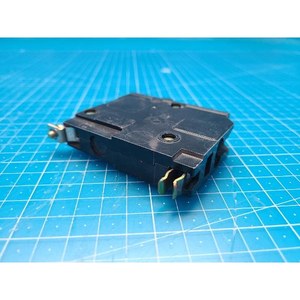 AMAT 0680-01210 เซอร์กิตเบรกเกอร์_CB__30A_1P_ มือสอง สภาพเดิม อะไหล่อุปกรณ์เซมิคอนดักเตอร์รุ่นเก่า - Product Image 3