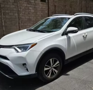 Ventas Premium de SUV R-AV4 AWD 2018 en Venta - Product Image 1