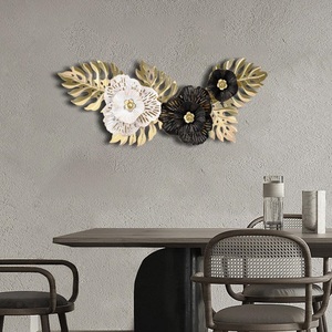 Décoration murale en métal en forme de feuillage, grande taille 33-40 pouces, style contemporain glamour, faite à la main, décoration intérieure, forme irrégulière, revêtement poudré vert - Product Image 6