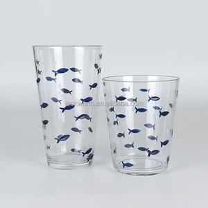 Verre à eau incassable en acrylique avec motif poisson, idéal pour les cocktails et les boissons - Product Image 4