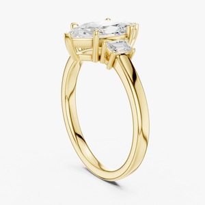 Anillo de compromiso de oro amarillo de 9K al por mayor con diamante de laboratorio de corte marquesa de 1.50 quilates y tres piedras con piedras laterales de baguette - Product Image 4