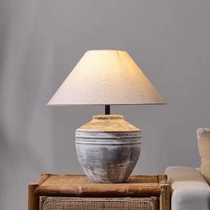 Lampe de table contemporaine en céramique artisanale vintage avec abat-jour en tissu amovible, lampe de chevet pour la décoration de la maison pour Diwali - Product Image 3