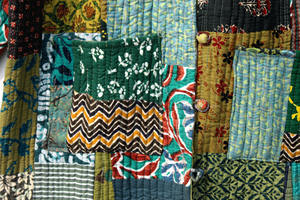 Chaleco de Algodón Acolchado Hecho a Mano en India, Estilo Jaipuri Vintage Kantha, Sin Mangas, Reversible, para Otoño, Ideal para Fiestas - Product Image 4