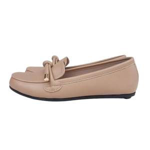 Chaussures habillées élégantes pour femmes en cuir de qualité supérieure, mocassins à bout rond, vente en gros, MOQ 100 - Product Image 2