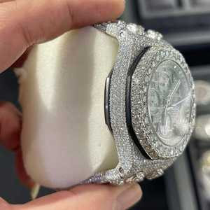 Montre chronographe de luxe entièrement sertie de moissanite, cadran arabe, style hip-hop, en acier inoxydable, aspect diamant, mouvement à quartz - Product Image 4