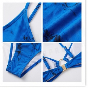 Ensemble de yoga 2 pièces imprimé papillon bleu avec finition dorée, body à col en V profond et jupe portefeuille longueur genou - Product Image 4