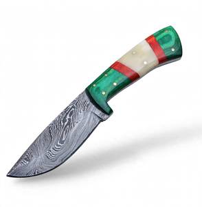 Cuchillo de acampada de primera calidad con hoja de damasco de punta caída, herramienta multiusos de alta resistencia, mango de madera y hueso verde de espiga completa. - Product Image 1