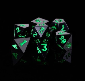 Jeu de dés en résine transparente, chiffres polyédriques, pièces de jeu de société colorées faites à la main - Product Image 4