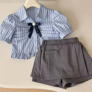 เสื้อเชิ้ตแขนพองลายทางสไตล์วินเทจสำหรับเด็กผู้หญิงพร้อมชุดกระโปรงจีบและโบว์ - Product Image 2