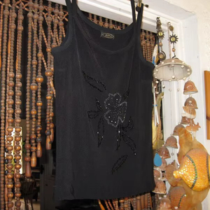 Chales Elegantes con Cuentas Hechas a Mano en Oferta, para Novias, Eventos Formales y Culturales, Bodas, Fiestas y Vestimenta de Noche, Disponibles para la Venta - Product Image 1