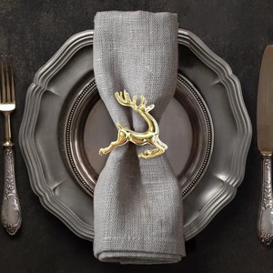Anneau de serviette en forme de cerf doré, largeur 4,5 cm, laiton, design vintage, décoration de table de Noël - Product Image 1