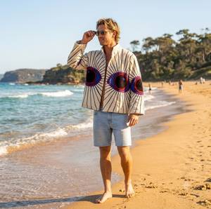 Chaqueta de terciopelo bordada con ojos, de manga larga, cuello mandarín, estilo vacaciones de verano, ecológica, tejida, transpirable, abierta, para invierno y playa. - Product Image 1