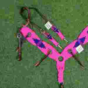 Juego de cabezada de mohair rosa y real hecho a mano y personalizable con cincha delantera a juego de 32 pulgadas en cuero argentino - Product Image 2