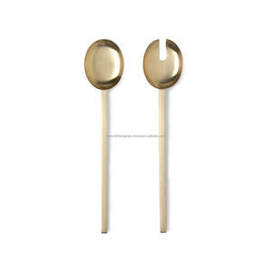 Exclusivo Servidor de Ensalada de Latón Diseñado para Mejorar la Presentación de Alimentos con Detalles Artísticos Culturales Enriquecidos - Product Image 6