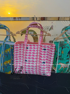 Sac fourre-tout pour femme, fait main, de haute qualité, durable, classique, sac de week-end en coton matelassé, imprimé à blocs, sac de voyage, sac fourre-tout pour femme de bureau - Product Image 3