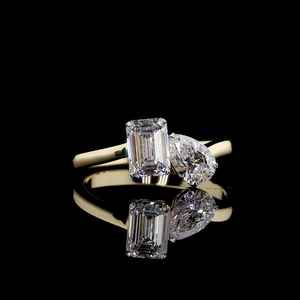 Anillo Toi et Moi con Esmeralda Cultivada en Laboratorio y Diamante Corte Pera para Mujer, Oro Sólido de 14K, Regalo de Compromiso Moderno para Novias - Product Image 2