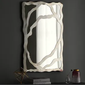 Miroir mural en métal fait main tendance, miroir d'appoint contemporain haut de gamme pour la décoration murale de maisons de luxe, de complexes hôteliers, de chambres, de bureaux et de couloirs - Product Image 1