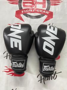Guantes de Boxeo Fairtex ONE de Alta Calidad para Entrenamiento, Sparring y Fitness, Colores Personalizados Disponibles con Correa Segura para Adultos - Product Image 2