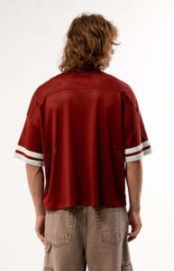 T-shirt à col roulé pour homme de haute qualité, coupe classique, maille tricotée, 100% coton, manches courtes, logo personnalisé, nouveau design, style streetwear rouge - Product Image 4