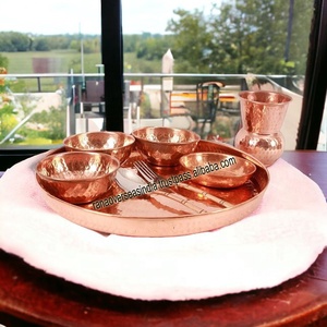 Venta caliente de lujo indio hecho a mano cobre puro cocina tradicional Thali/juego de cena de 8 piezas - Product Image 3