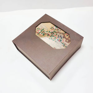 Caja de Regalo de Papel Diseñada para Distribuidores y Minoristas que Ofrece un Empaque Práctico para Almacenamiento de Regalos y Productos - Product Image 1