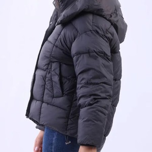 Chaqueta Acolchada de Invierno para Mujer, de Alta Calidad, Personalizada, Corta, Cálida, Aislante, Resistente al Viento, Acolchada, Tipo Burbuja - Product Image 6